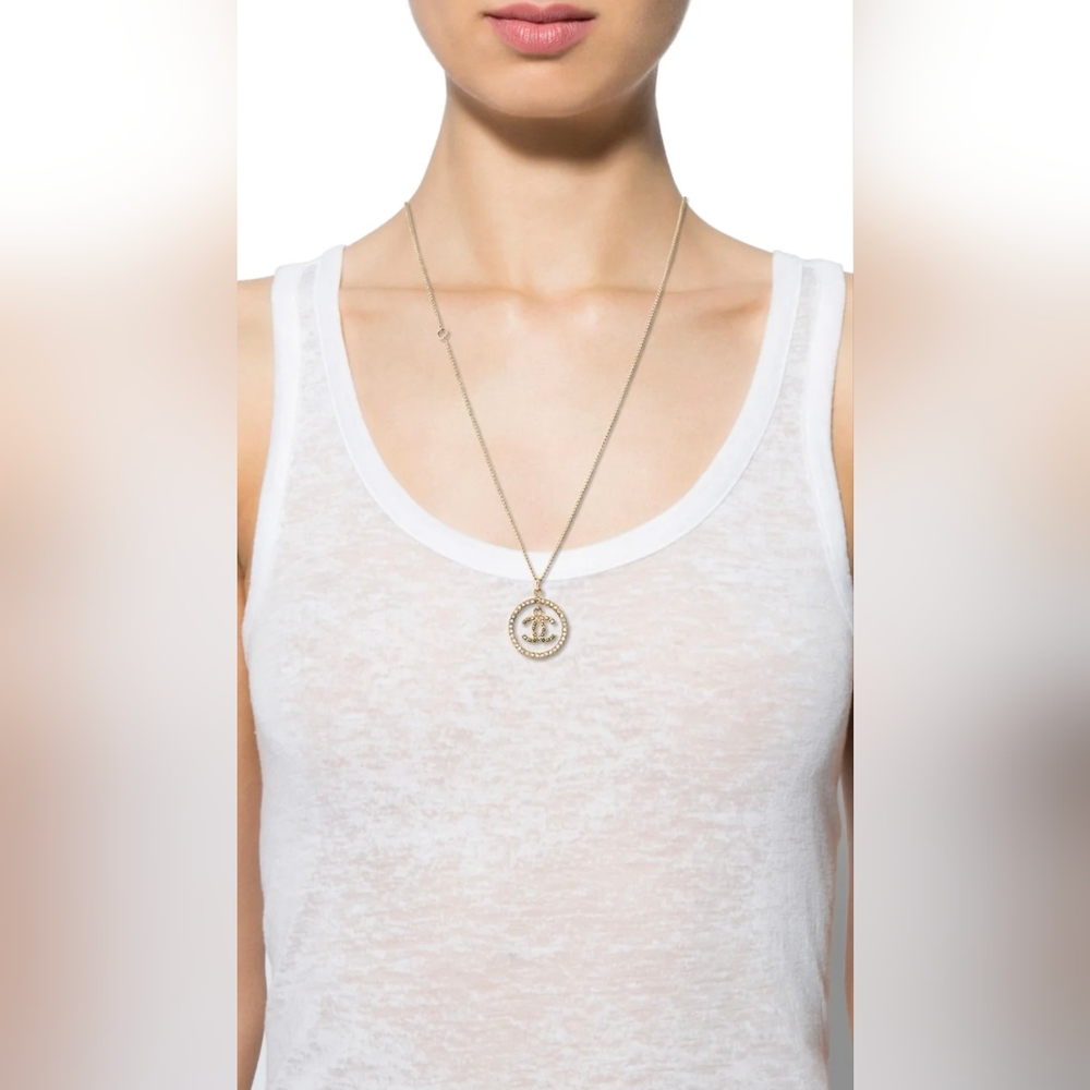 ✨ CHANEL Crystal Necklace ✨ - Picture 8 of 8